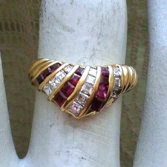 European 18K 750 Yellow Gold Baguette Ruby Diamond Cluster V Design RING P - Picture 1 of 7